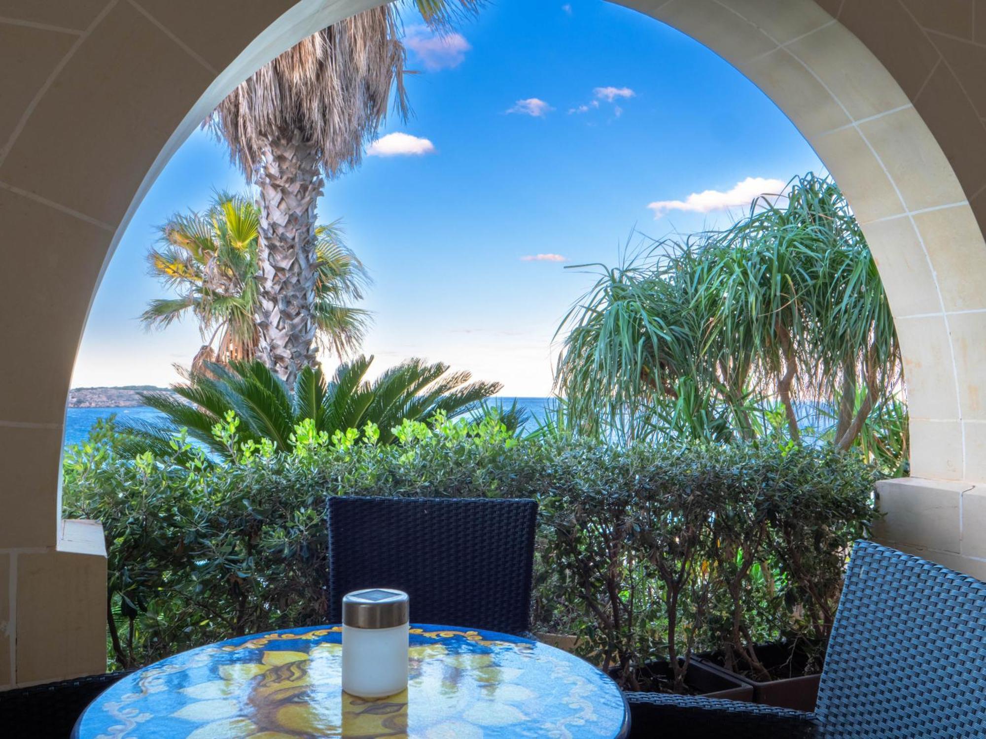 Villa Palma - Sunset Sea Views With Pool, Jacuzzi, Sauna And Games Room Меллиеха Экстерьер фото