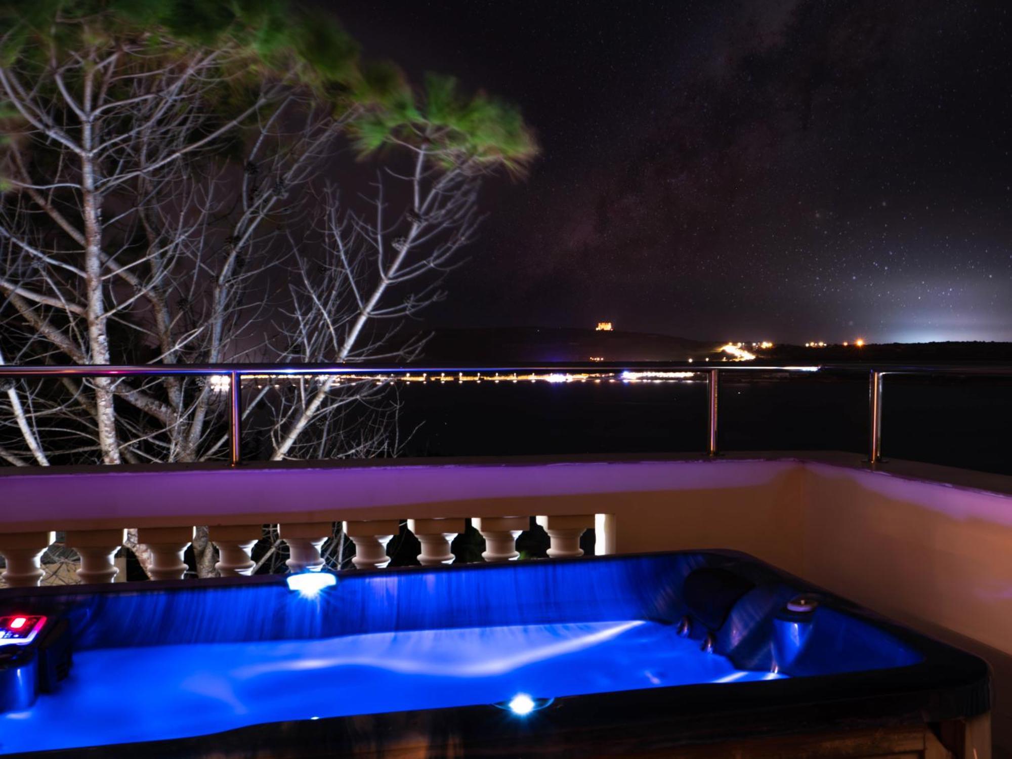 Villa Palma - Sunset Sea Views With Pool, Jacuzzi, Sauna And Games Room Меллиеха Экстерьер фото