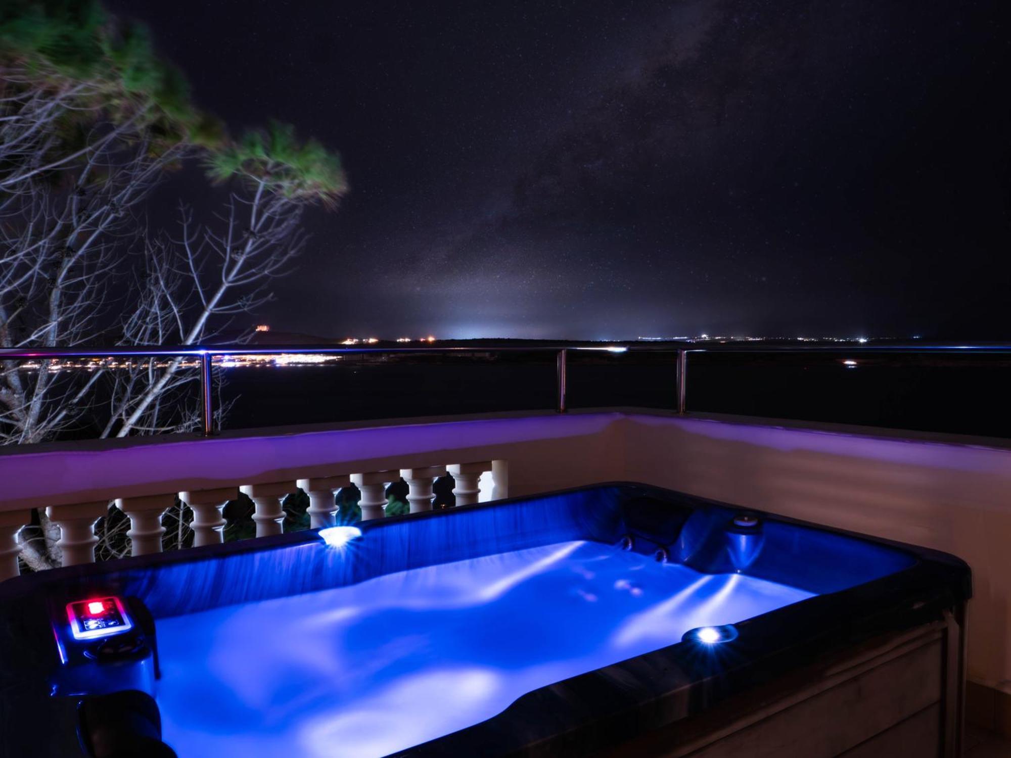 Villa Palma - Sunset Sea Views With Pool, Jacuzzi, Sauna And Games Room Меллиеха Экстерьер фото
