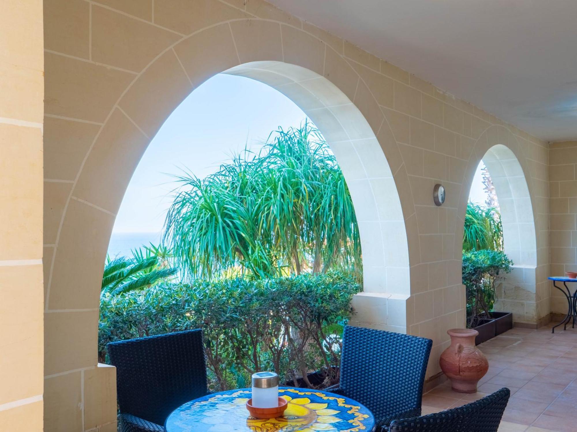 Villa Palma - Sunset Sea Views With Pool, Jacuzzi, Sauna And Games Room Меллиеха Экстерьер фото